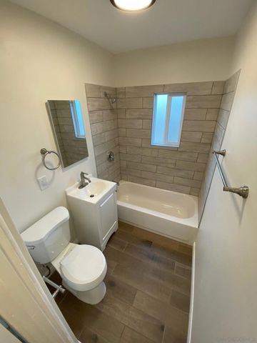 8975 Lamar St, Spring Valley, CA 91977