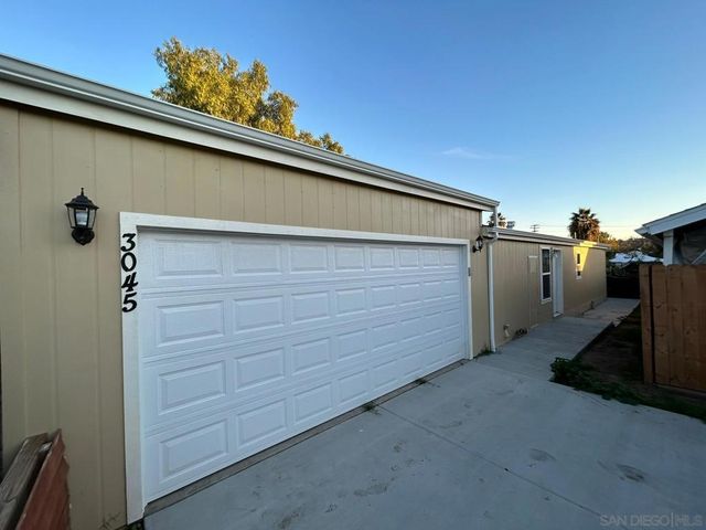 8975 Lamar St, Spring Valley, CA 91977