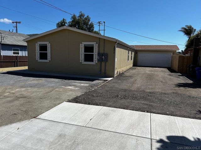 8975 Lamar St, Spring Valley, CA 91977