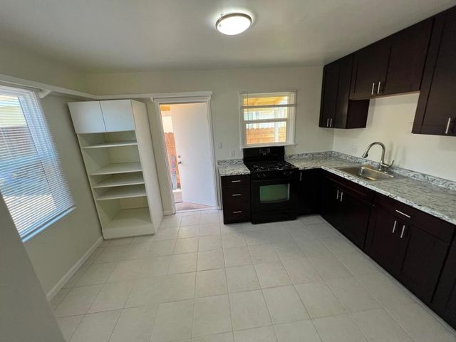 8975 Lamar St, Spring Valley, CA 91977