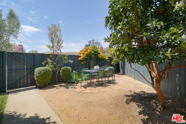 2600 Stoner Avenue, Los Angeles, CA 90064