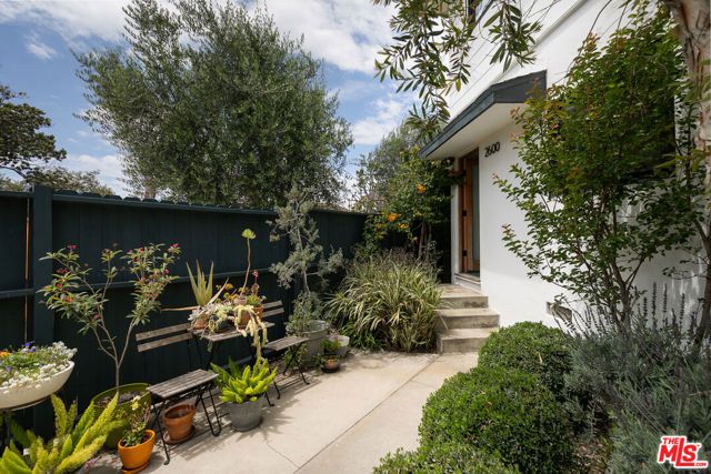 2600 Stoner Avenue, Los Angeles, CA 90064