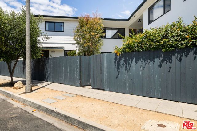 2600 Stoner Avenue, Los Angeles, CA 90064