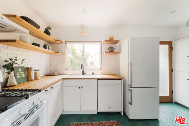 2600 Stoner Avenue, Los Angeles, CA 90064