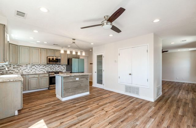 4747 Limestone Drive NE, Rio Rancho, NM 87124