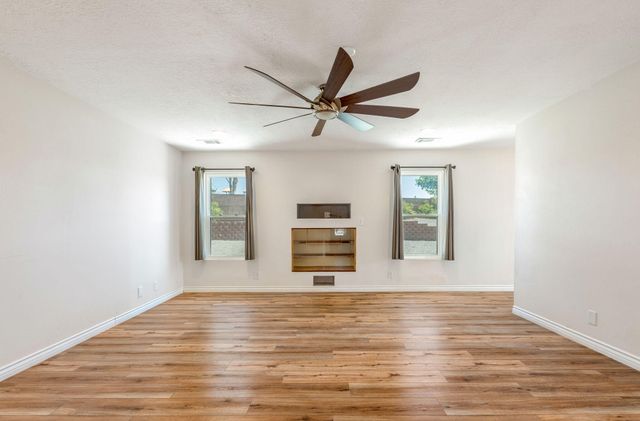 4747 Limestone Drive NE, Rio Rancho, NM 87124