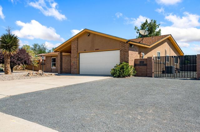 4747 Limestone Drive NE, Rio Rancho, NM 87124