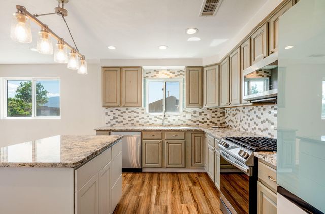 4747 Limestone Drive NE, Rio Rancho, NM 87124