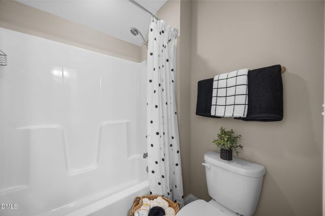 120 Glen Oaks Drive, Youngsville, NC 27596