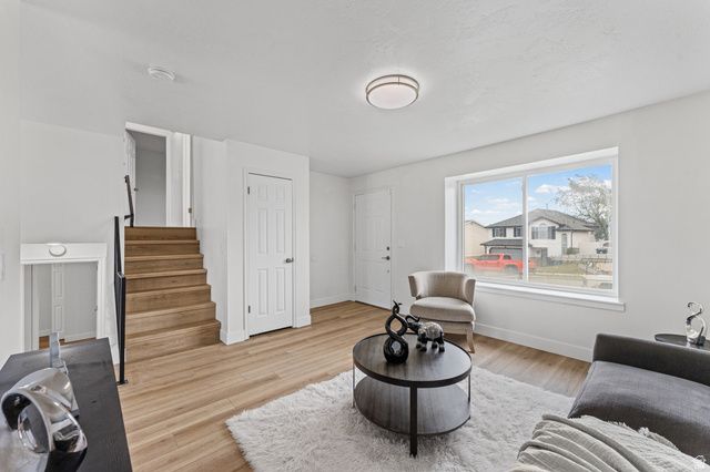 3718 S BRONCO CIR, Magna, UT 84044