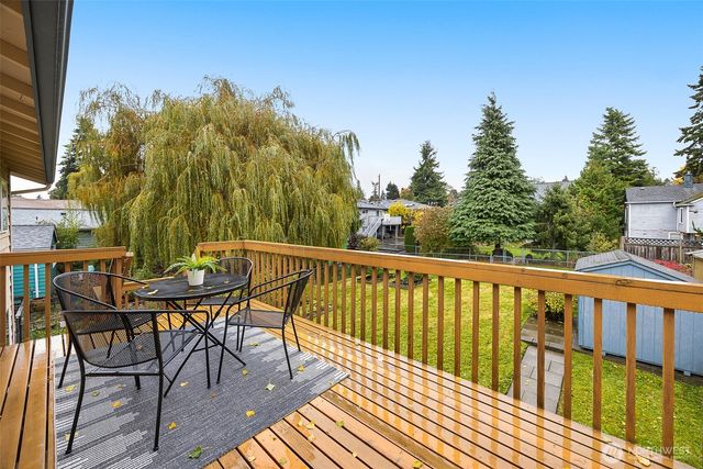 9546 2nd Avenue NW, Seattle, WA 98117