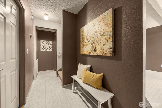 9546 2nd Avenue NW, Seattle, WA 98117