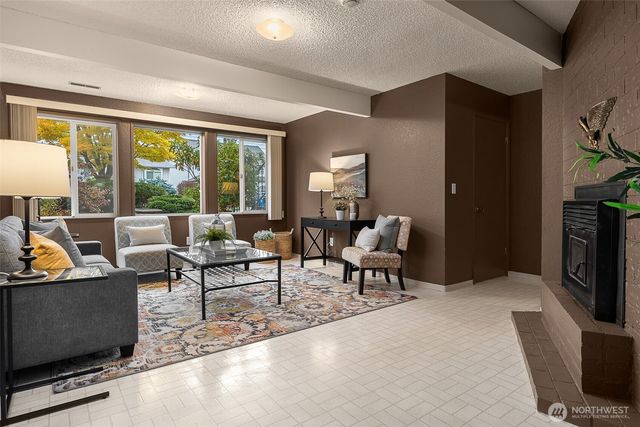 9546 2nd Avenue NW, Seattle, WA 98117