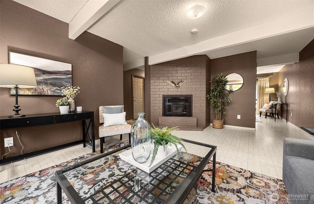 9546 2nd Avenue NW, Seattle, WA 98117