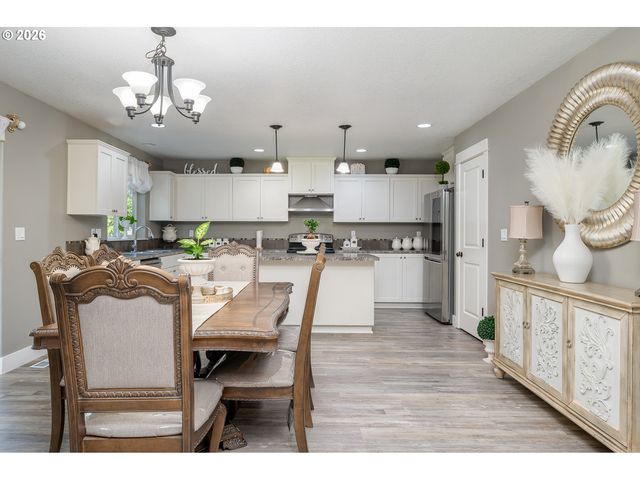 471 VINE Ave, Woodburn, OR 97071