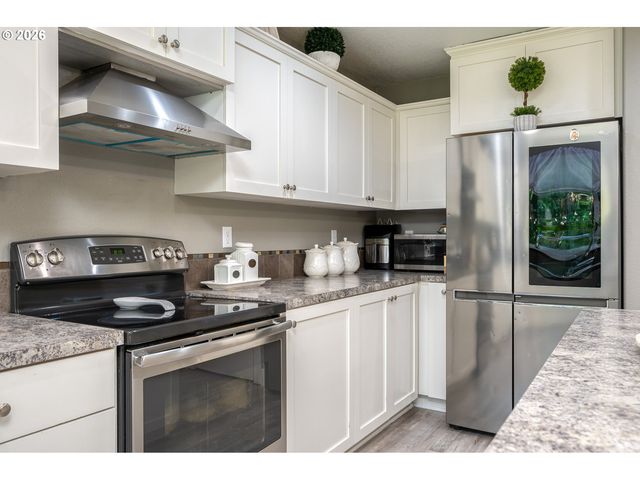 471 VINE Ave, Woodburn, OR 97071