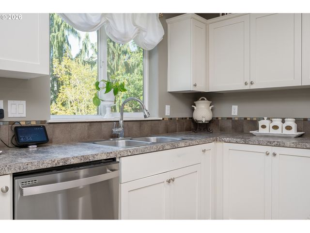 471 VINE Ave, Woodburn, OR 97071