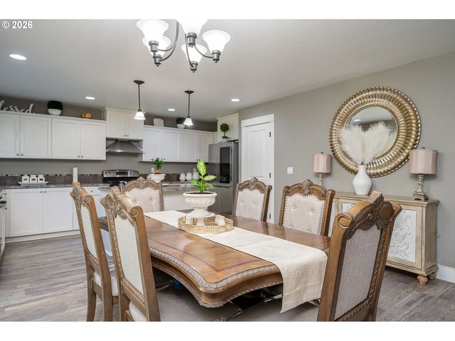 471 VINE Ave, Woodburn, OR 97071