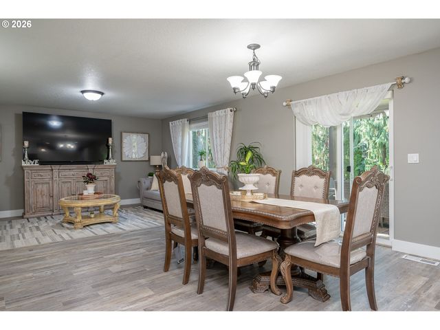 471 VINE Ave, Woodburn, OR 97071