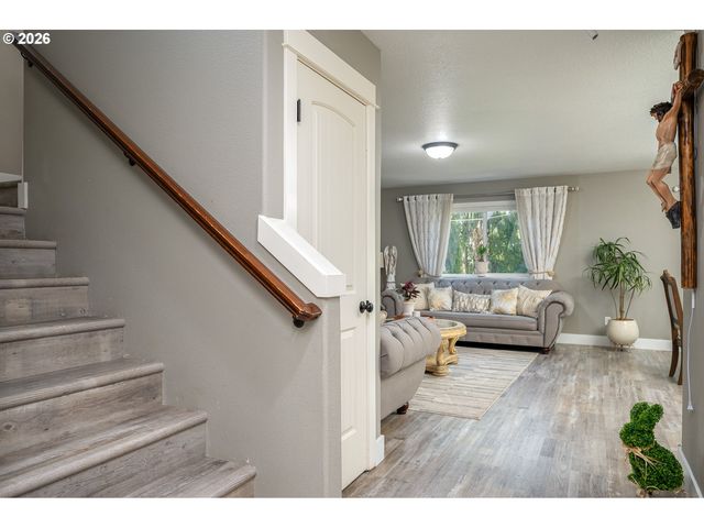 471 VINE Ave, Woodburn, OR 97071