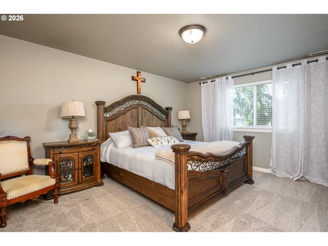 471 VINE Ave, Woodburn, OR 97071