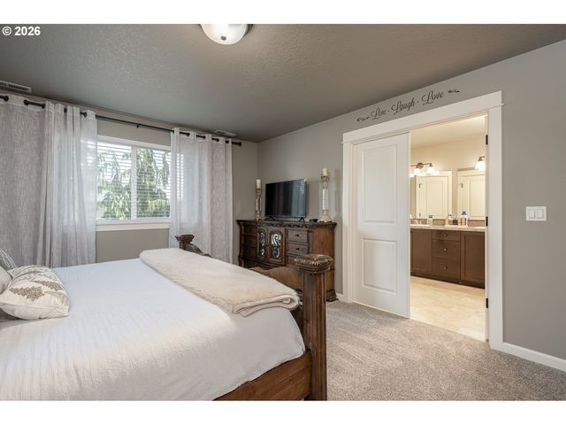 471 VINE Ave, Woodburn, OR 97071