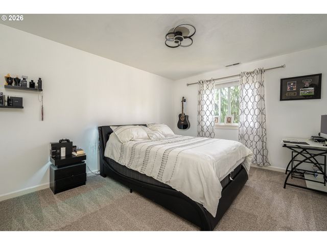 471 VINE Ave, Woodburn, OR 97071
