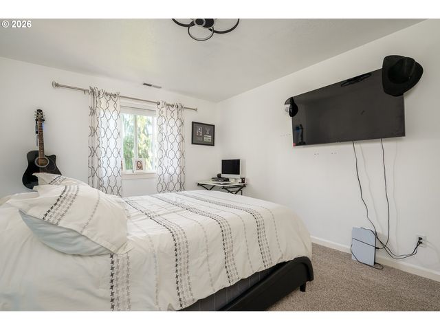 471 VINE Ave, Woodburn, OR 97071