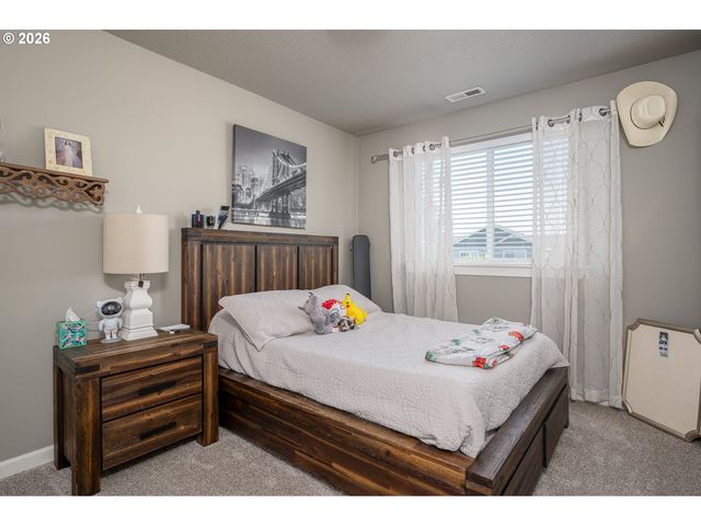 471 VINE Ave, Woodburn, OR 97071