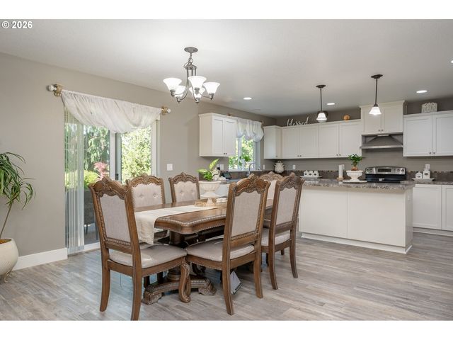 471 VINE Ave, Woodburn, OR 97071