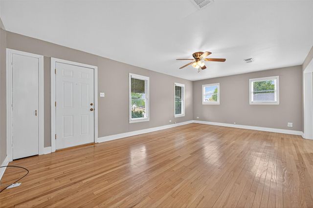 1020 Houston Street, Conroe, TX 77301
