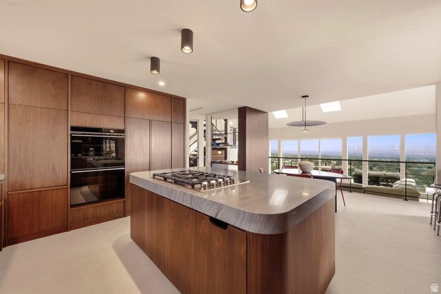 2558 S SCENIC DR, Salt Lake City, UT 84109