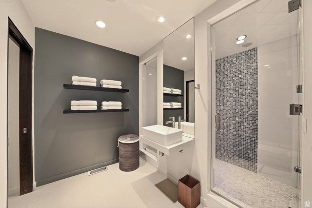 2558 S SCENIC DR, Salt Lake City, UT 84109
