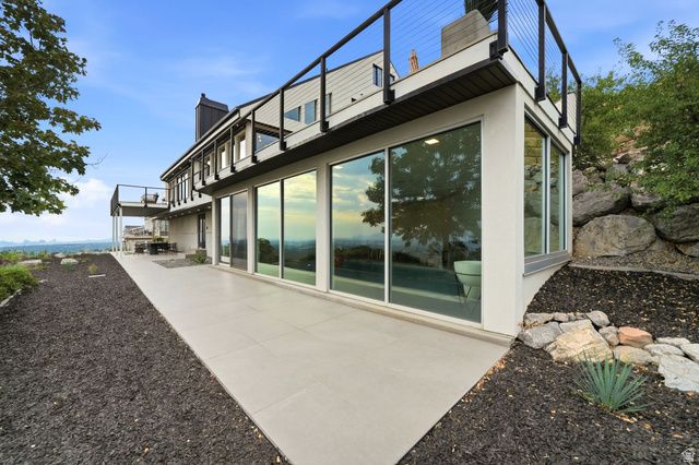 2558 S SCENIC DR, Salt Lake City, UT 84109