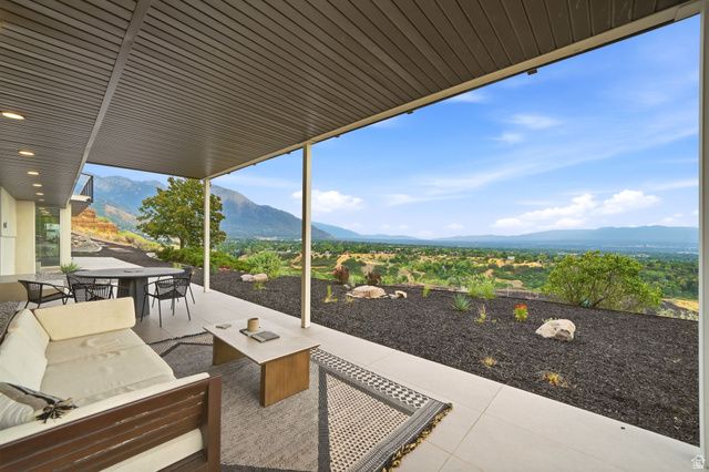 2558 S SCENIC DR, Salt Lake City, UT 84109