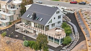 2558 S SCENIC DR, Salt Lake City, UT 84109