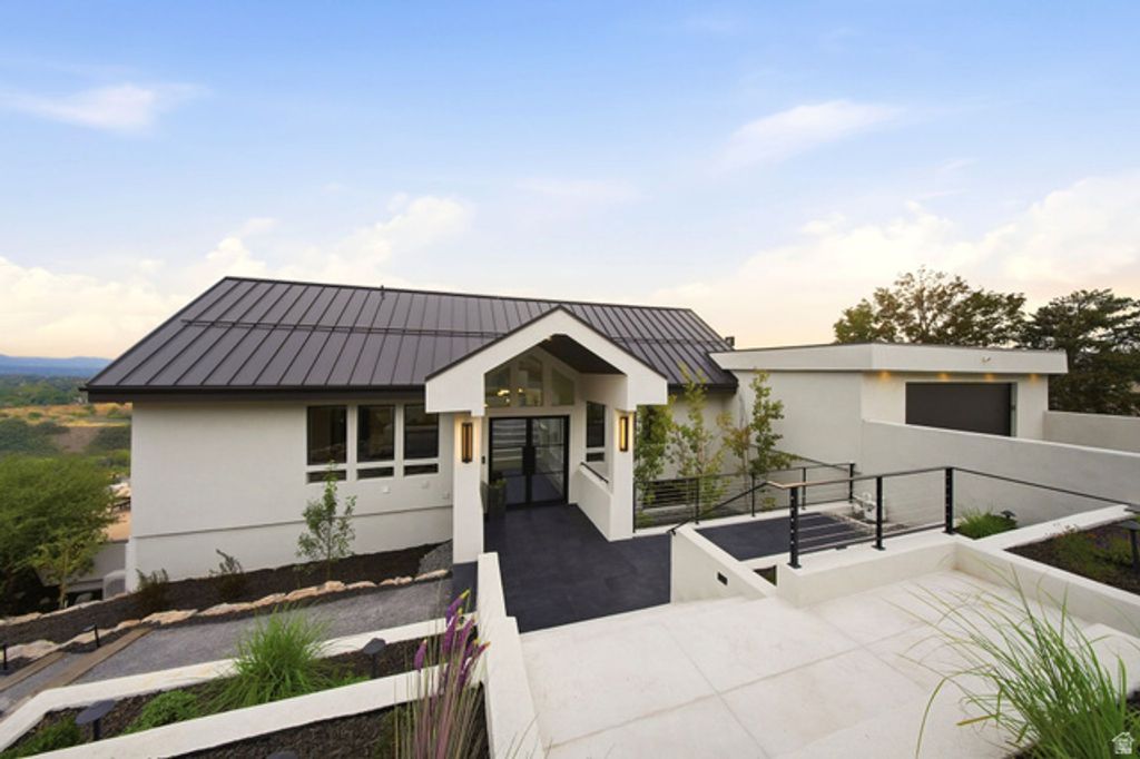 2558 S SCENIC DR, Salt Lake City, UT 84109 — exterior