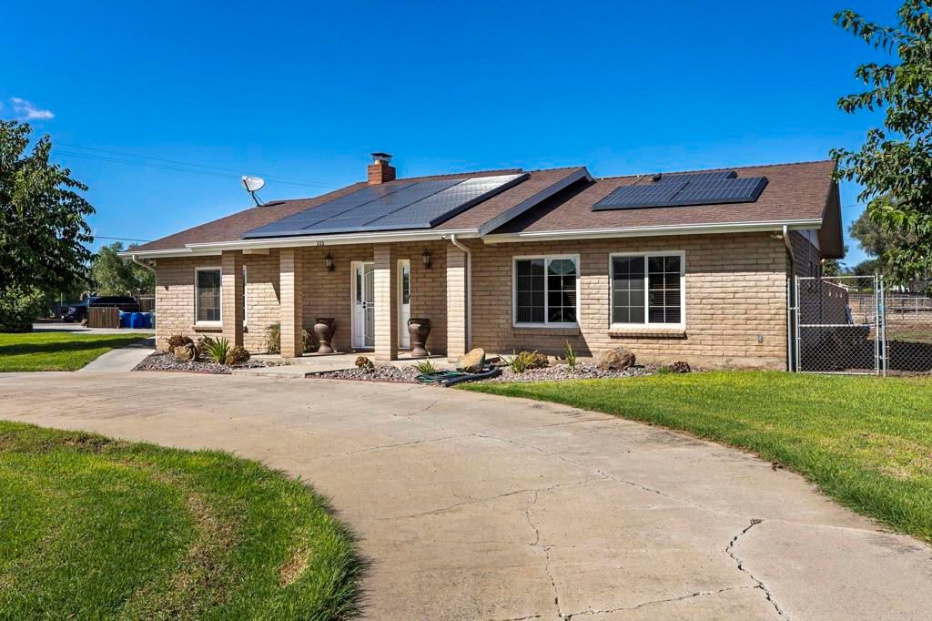 325 West Haverford, Ramona, CA 92065 — photo 2
