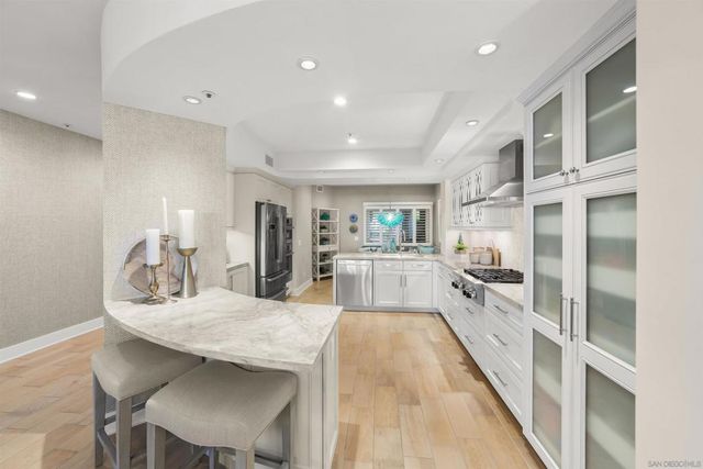 1101 1st St 113, Coronado, CA 92118