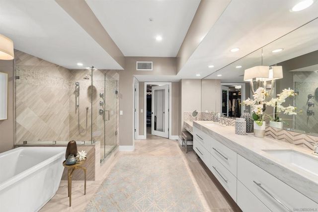 1101 1st St 113, Coronado, CA 92118