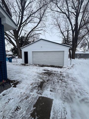 4027 Niles St Street, Waterloo, IA 50703