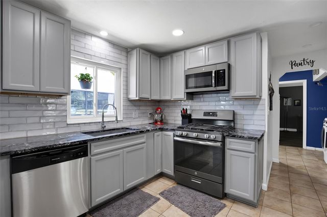 317 NW 7TH STREET, Williston, FL 32696