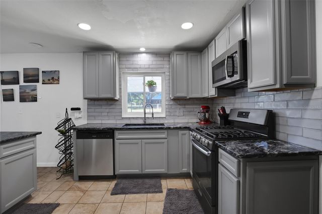 317 NW 7TH STREET, Williston, FL 32696