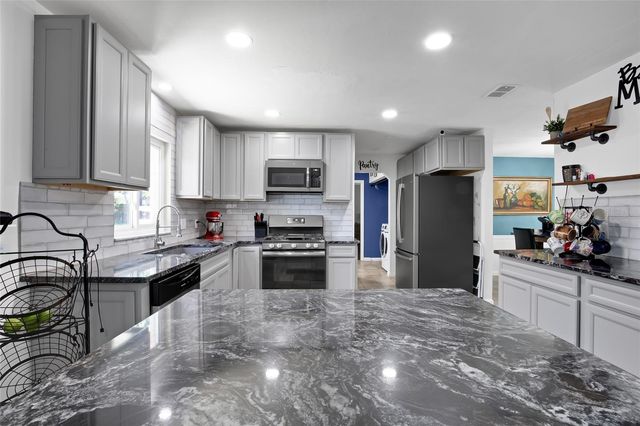 317 NW 7TH STREET, Williston, FL 32696