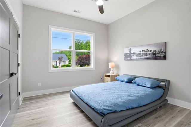559 Pennybrook Lane, Stone Mountain, GA 30087
