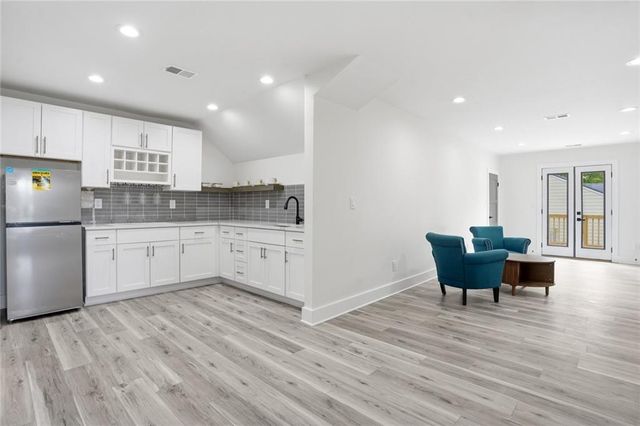 559 Pennybrook Lane, Stone Mountain, GA 30087