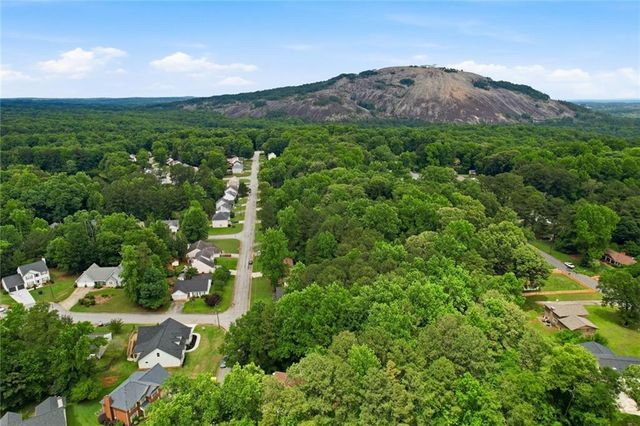 559 Pennybrook Lane, Stone Mountain, GA 30087
