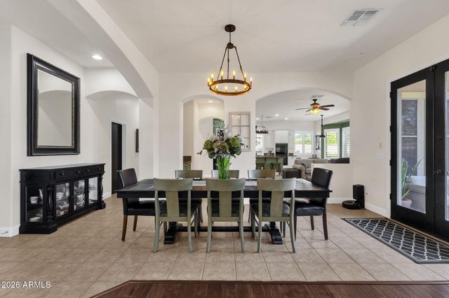 2927 E WASHINGTON Avenue, Gilbert, AZ 85234