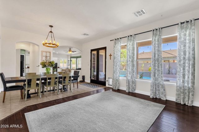 2927 E WASHINGTON Avenue, Gilbert, AZ 85234