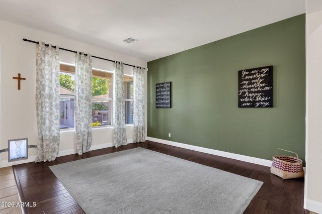 2927 E WASHINGTON Avenue, Gilbert, AZ 85234